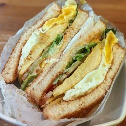 Breakfast chicken sandwich