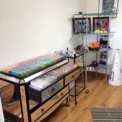 Amethyst Salon - The glitter bar