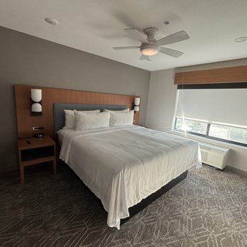 Voco Moab - Bedroom 1 - Hotels Near Me - Moab, Utah Voco Moab - Bedroom 1 - Hotels Near Me - Moab, Utah