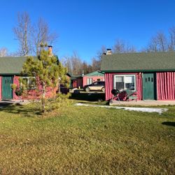 Sunset Pines Resort - Cute cabins