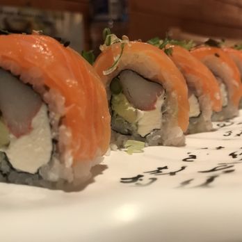 SUSHIRAW - Philadelphia roll - Japanese Near Me - Granada Hills, California SUSHIRAW - Philadelphia roll - Japanese Near Me - Granada Hills, California