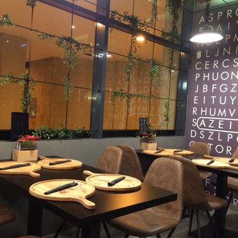 Pizzaria Luzzo - Interior - Pizza Near Me - Sacavém, 11