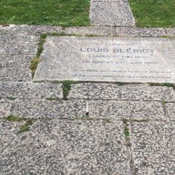 Bleriot Memorial - Bleriot Memorial - ein Denkmal