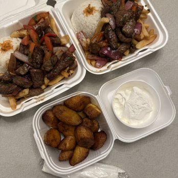 Parrilla's Cholito - lomo saltado and platanitos - Peruvian Near Me - Downey, California