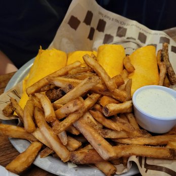 Cheddar's Scratch Kitchen - Buffalo chicken wrap - American Near Me - Jacksonville, Florida