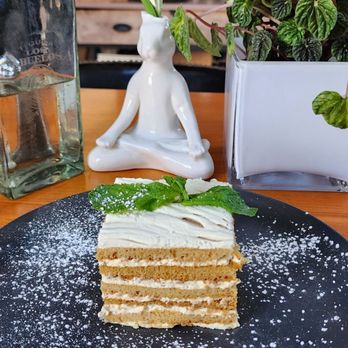 Broadway Grill - Honey cake - American Near Me - Burlingame, California