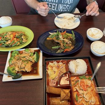Vongs Thai Cuisine - Lunchbox Panang curry, teriyaki chicken, grapow pork, pad prik! All outstanding! - Thai Near Me - Tilton, New Hampshire Vongs Thai Cuisine - Lunchbox Panang curry, teriyaki chicken, grapow pork, pad prik! All outstanding! - Thai Near Me - Tilton, New Hampshire