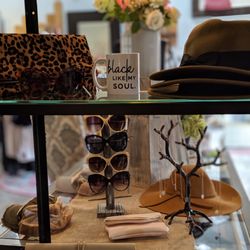 Vintage Lily Boutique - Indoor shot.