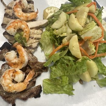 Pho Binh - R6: combination - chicken, pork, shrimp with extra salad instead of rice. - Vietnamese Near Me - Katy, Texas
