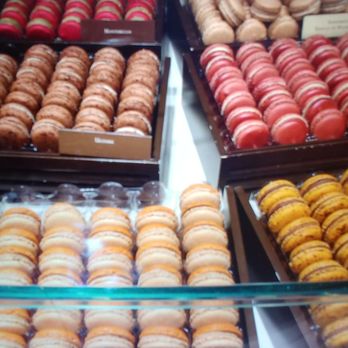 Galeries Lafayette Haussmann - Macaroons - Department Stores Near Me - Paris, 75 Galeries Lafayette Haussmann - Macaroons - Department Stores Near Me - Paris, 75
