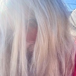 Chez Loulou - Blonde Beyond