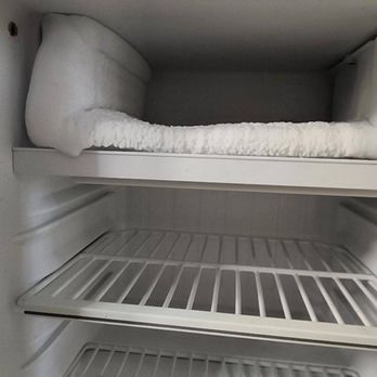 Four Points by Sheraton Bakersfield - Mold in the fridge - Hotels Near Me - Bakersfield, California