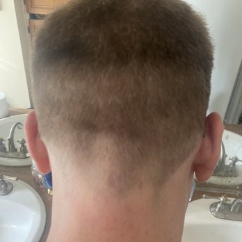 Salon Alexandre Coiff Pour Hommes - Hair Salons Near Me - L'ile-Perrot, Quebec Salon Alexandre Coiff Pour Hommes - Hair Salons Near Me - L'ile-Perrot, Quebec