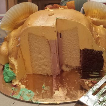 La Bon Bake Shoppes - Very little cake, mostly icing. Complete waste of $35 - Bakeries Near Me - Edison, New Jersey La Bon Bake Shoppes - Very little cake, mostly icing. Complete waste of $35 - Bakeries Near Me - Edison, New Jersey