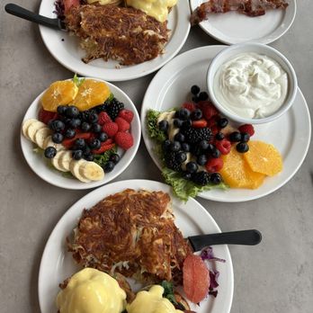 Glo's - Eggs Benedict Eggs Californian - Breakfast & Brunch Near Me - Seattle, Washington Glo's - Eggs Benedict Eggs Californian - Breakfast & Brunch Near Me - Seattle, Washington