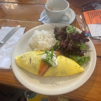 Cream Pot - Salmon omelette w rice - Breakfast & Brunch Near Me - Honolulu, Hawaii Cream Pot - Salmon omelette w rice - Breakfast & Brunch Near Me - Honolulu, Hawaii