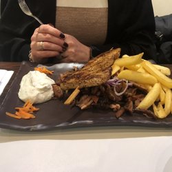 Taverna Rhodos - Souvlaki mit Gyros