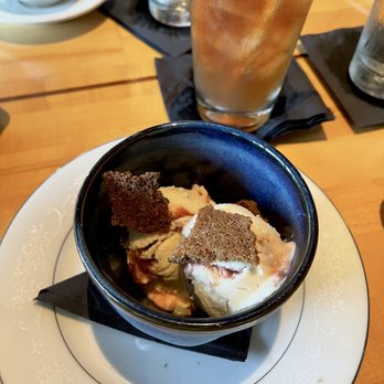 Alba - The Scoop (cheesecake ice cream, strawberry rhubarb) - American Near Me - Des Moines, Iowa