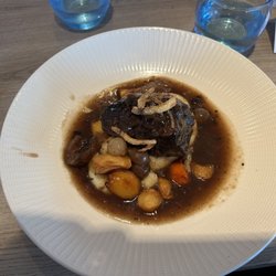 Duck Bay Hotel & Restaurant - Lukewarm oxtail and vegetables