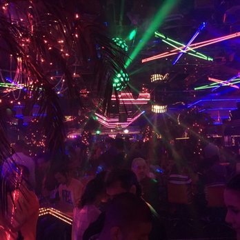 Salsatheque - a crowd of people dancing at a nightclub - Dance Clubs Near Me - Montreal, Quebec Salsatheque - a crowd of people dancing at a nightclub - Dance Clubs Near Me - Montreal, Quebec
