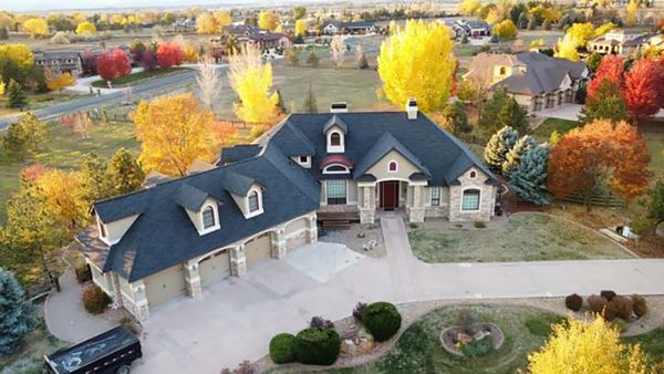 American Roofing and Restorations Logo