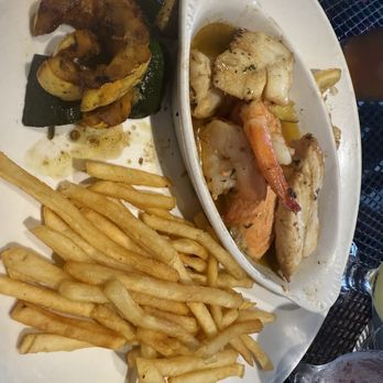 Finn's Fish House - Captain's Feast - Seafood Near Me - Seaside, Oregon