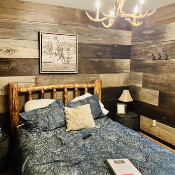Timber House Lodge - LOVE this bedroom - Hotels Near Me - Chester, California Timber House Lodge - LOVE this bedroom - Hotels Near Me - Chester, California