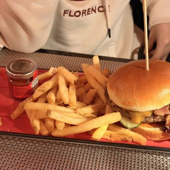 Luv - Burger - Lounges Near Me - Bremen, HB Luv - Burger - Lounges Near Me - Bremen, HB