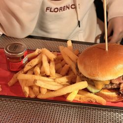 Luv - Burger