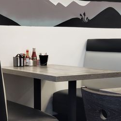 The Original Karen's Kitchen - Booths.