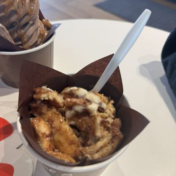 Cinnabon Swirl - Bakeries Near Me - Peoria, Arizona