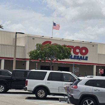 Costco - Parking lot - Department Stores Near Me - Miami Lakes, Florida Costco - Parking lot - Department Stores Near Me - Miami Lakes, Florida