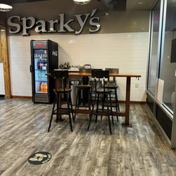 Sparky's Pizza - Estacada - Interior