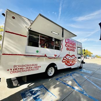 Crash Crash Buns - Food Truck @ work parking lot - Caterers Near Me Crash Crash Buns - Food Truck @ work parking lot - Caterers Near Me