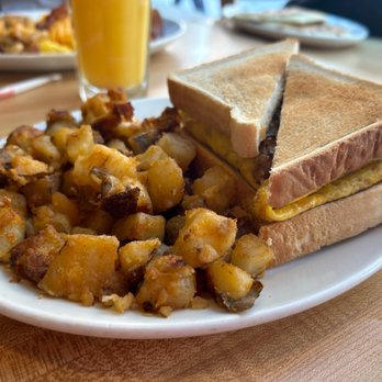 Sunset Grill - Diners Near Me - Toronto, Ontario