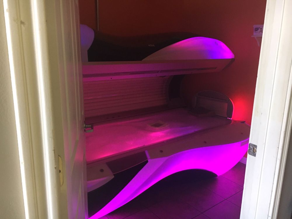 ELECTRIC SUN TANNING SALON Updated September 2024 805 Saint Mary St
