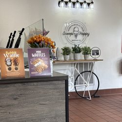 Scoop Happy Entrance