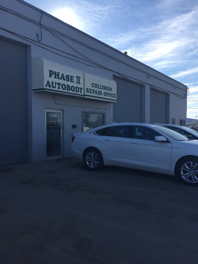 Phase II Autobody Body Shops 1285 Dugald Road, Winnipeg, MB, Canada