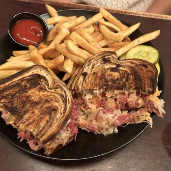 THE HOLLOW BAR & KITCHEN - Updated March 2025 - 375 Photos & 477