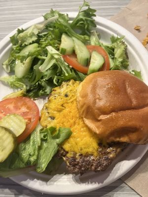 Lucky's Burger & Brew by null