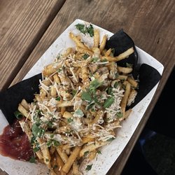 Sauvage - Truffle fries with vegan cheese