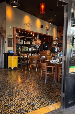BODEGA 8 by null