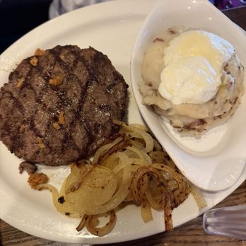 Colton's Steak House & Grill - Chopped steak - Steakhouses Near Me - Springfield, Missouri