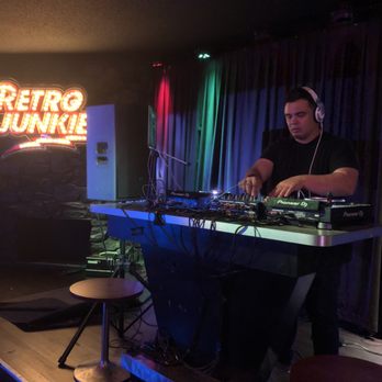 Retro Junkie - DJ has everyone on the dance floor! - Cocktail Bars Near Me - Walnut Creek, California