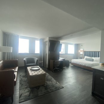 Hotel Legends - King suite room - Hotels Near Me - Biloxi, Mississippi