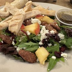 Joe's Italian Food & Pizza - Grilled chicken apple salad
