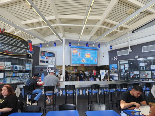 Superdawg Drive-In by null