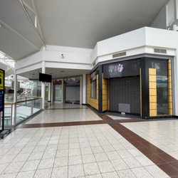 Lincolnwood Town Center - April 30, 2026: The mall was scheduled to close the next day.