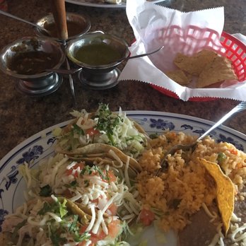 El Campestre - 3 amazing salsas and a taco dinner. - Mexican Near Me - Round Lake Beach, Illinois El Campestre - 3 amazing salsas and a taco dinner. - Mexican Near Me - Round Lake Beach, Illinois