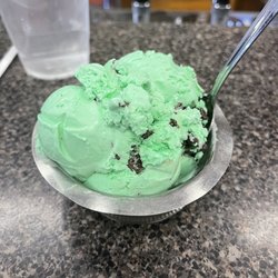 Holsten's Ice Cream, Chocolate & Restaurant - Mint Chip ice cream